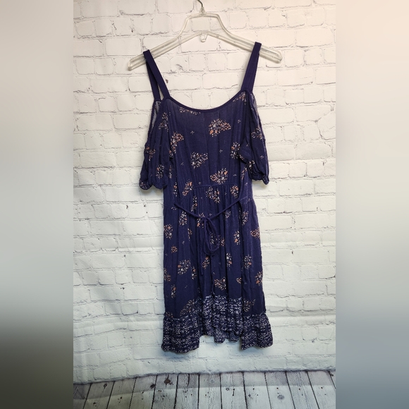 Band Of Gypsies/ Navy Floral Off Shoulder Dress - Picture 4 of 4
